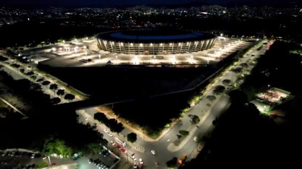 Brezilya 'nın Belo Horizonte kentindeki Mineirao Stadyumu' nun gece manzarası. Brezilya 'nın Belo Horizonte kentindeki Mineirao Stadyumu' nun gece manzarası.. - Video, Çekim