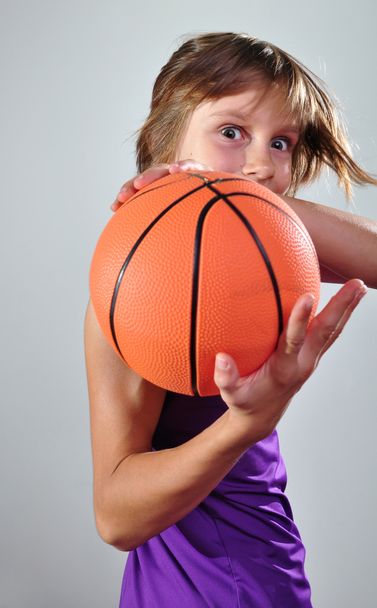 child exercising with ball - Foto, afbeelding
