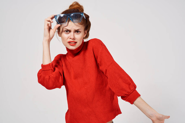 žena červené rty atraktivní vzhled studio zábava model - Fotografie, Obrázek