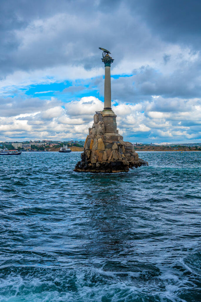 Krym, Sevastopol 13 09,2021 Památník potopených lodí v bouři - Fotografie, Obrázek