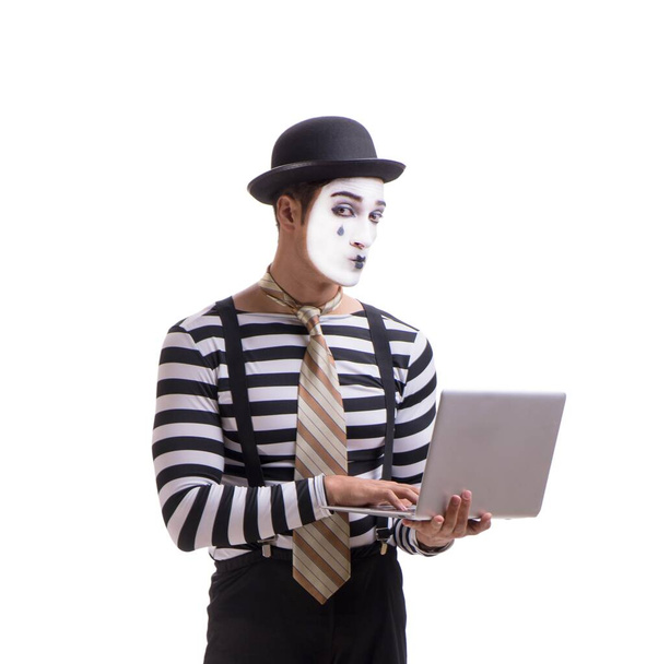 Mime z laptopem izolowane na białym tle - Zdjęcie, obraz