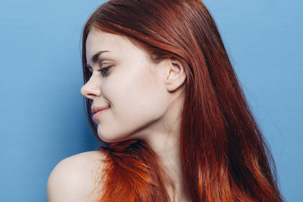 red-haired woman attractive look close-up bare shoulders - Fotó, kép