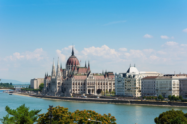 ουγγρικό Κοινοβούλιο κτίριο Βουδαπέστη στον Δούναβη - Φωτογραφία, εικόνα