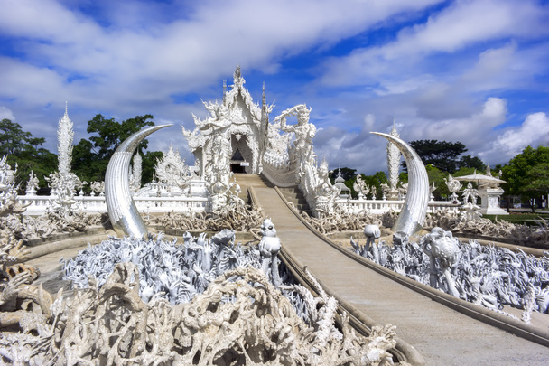 Wat Rong Khun, Road to Paradise. - Фото, изображение