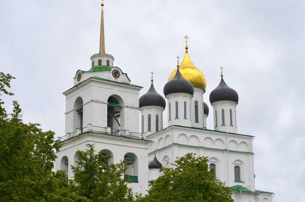 Towers and domes of the Holy Trinity Cathedral in Pskov, Russia - Valokuva, kuva