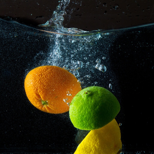 Salpicadura de fruta
 - Foto, Imagen