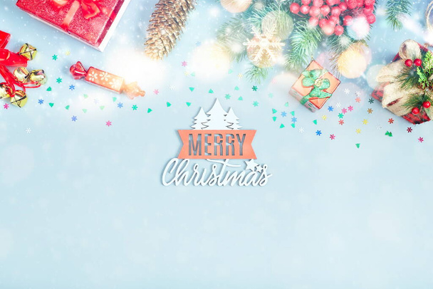 クリスマスと新年のための冬の休日の木の装飾明るいバナー - 写真・画像