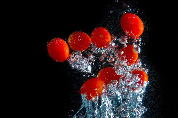 Tomatoe splash - Фото, изображение
