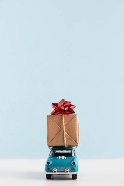 вид спереди рождественский подарок концепции. Высокое качество фото - Фото, изображение