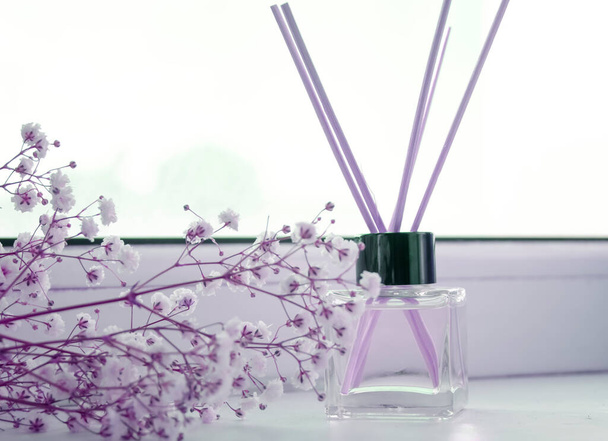 Aromadiffusor, Parfüm für zu Hause - Foto, Bild