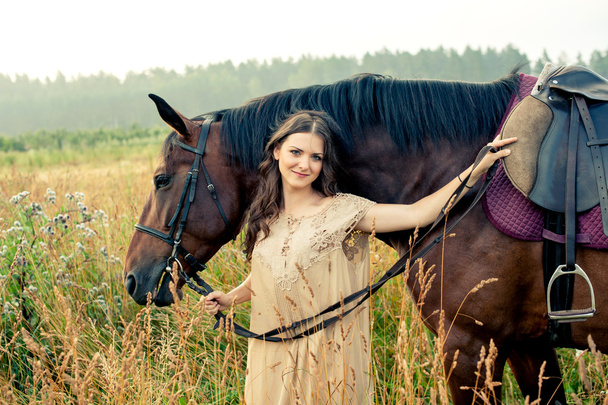 Pretty woman with horse - Foto, immagini