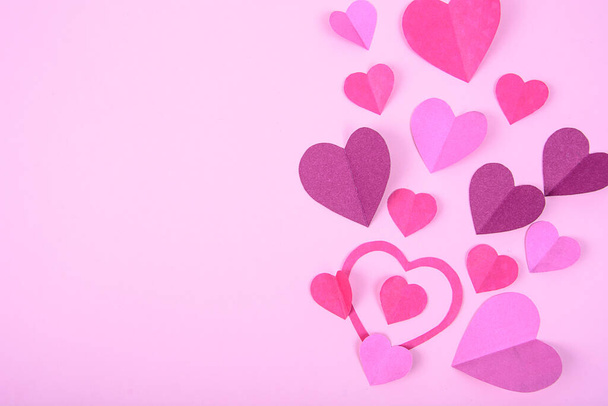 Absztrakt háttér papír szív Valentin-napra. Rózsaszín szerelem és érzés háttér poszter, banner, posta, kártya. Első látásra. Stúdió Photo - Fotó, kép