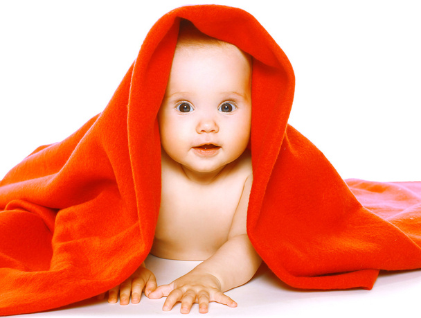 Charming baby crawls in towel - Foto, Imagem