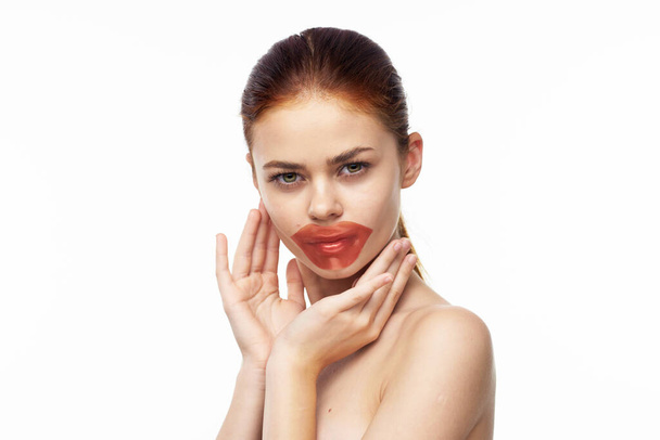 pretty woman naked shoulders lip mask skin care - 写真・画像