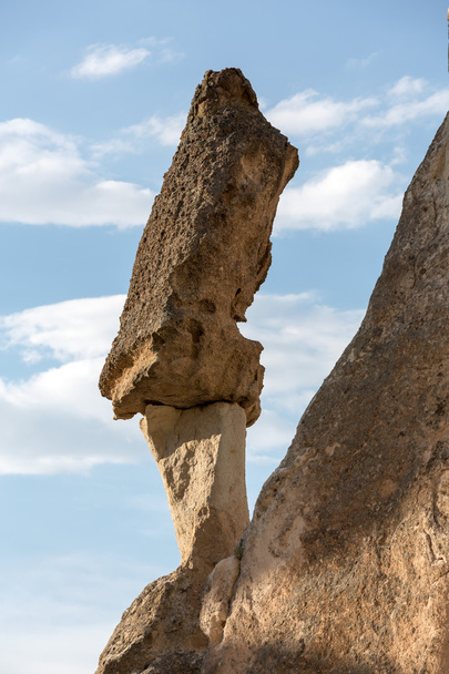 kaya oluşumları Göreme Milli Parkı içinde. Kapadokya, Türkiye - Fotoğraf, Görsel