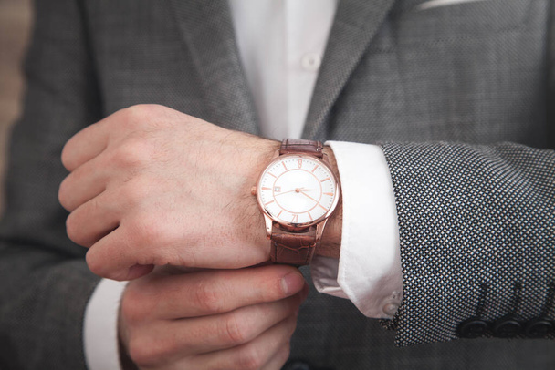 Businessman wearing luxury wristwatch. Fashion, Lifestyle - Φωτογραφία, εικόνα