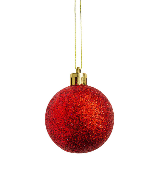 Червоний різдвяний м'яч ізольований на білому тлі
 - Фото, зображення