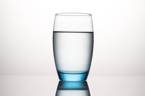 水のガラス - 写真・画像