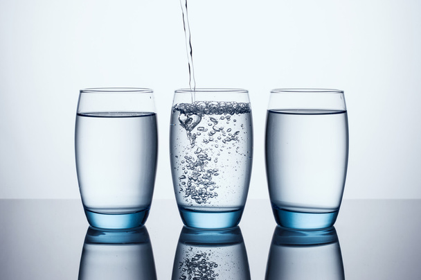 tres vasos de agua - Foto, imagen