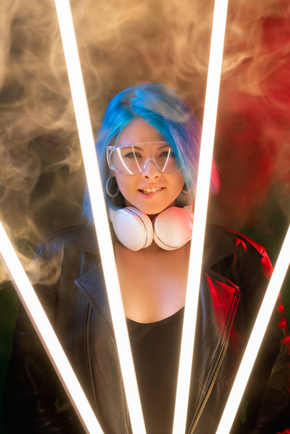 futuristic model cyberpunk fashion woman led neon - Foto, imagen