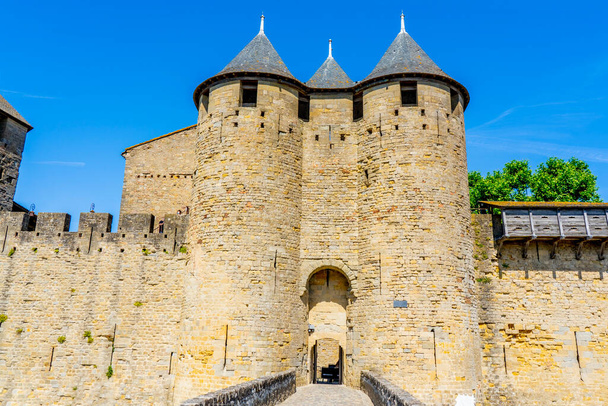 La Antigua Fortaleza de Carcasona, Francia. Castillo de Europa. Vista desde la Cita.  - Foto, Imagen