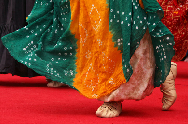 Bailarina del vientre durante Performace Close up on Feet - Foto, imagen