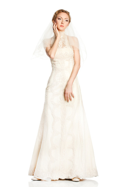 Невеста в красивом белом платье - Фото, изображение