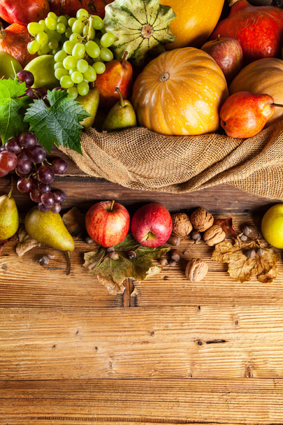 Autumn agriculture products on wood - Zdjęcie, obraz