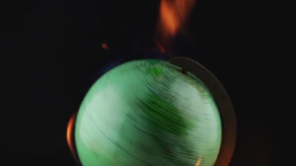 Incendiando un globo
 - Metraje, vídeo