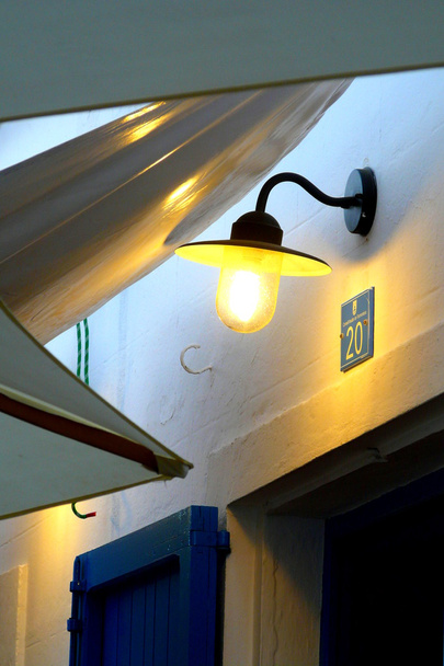 Средиземноморский белый дом в Форментера, Балеарские острова, Испания
. - Фото, изображение