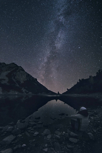 A vertical shot of summer Milky Way rises - Φωτογραφία, εικόνα