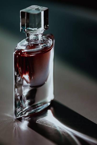 Luxusní parfém láhev, krása a kosmetika - Fotografie, Obrázek