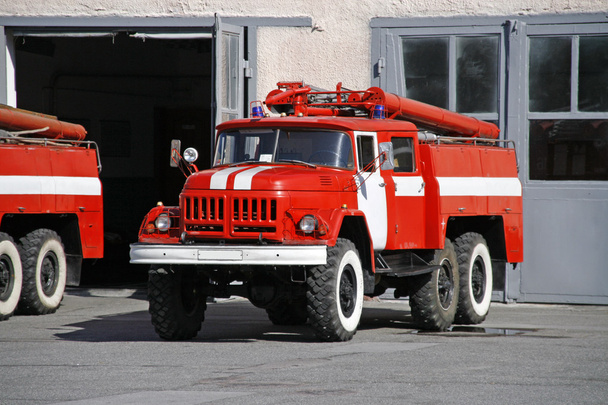Пожарная машина на улице
 - Фото, изображение