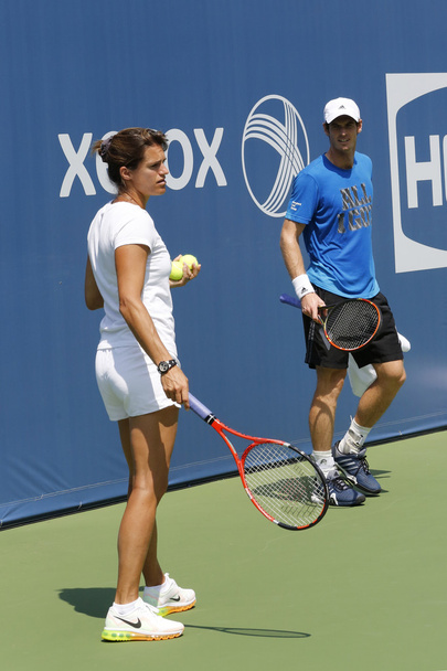 Grand Slam Champion Andy Murray practices with his coach Amelie Mauresmo for US Open 2014 - Foto, Imagem