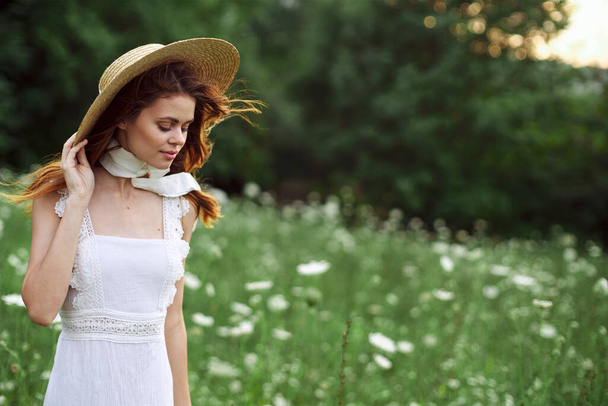 Woman in white dress on nature flowers rest charm - Fotó, kép