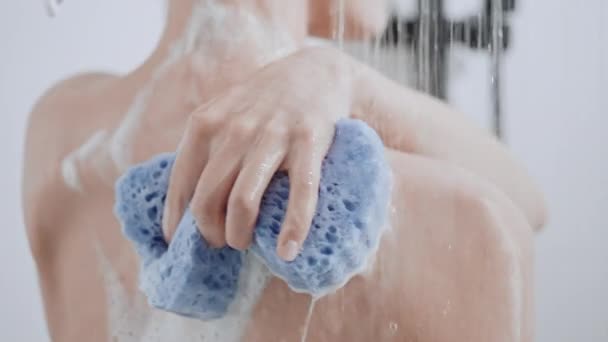 female taking bath with shower sponge - Footage, Video