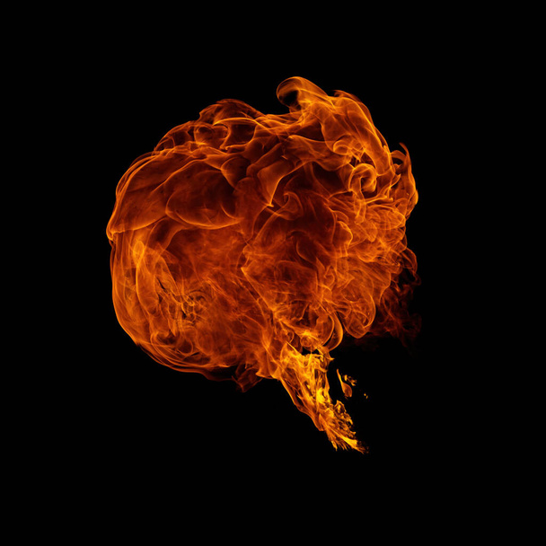 Esplosione realistica di fiamme isolata su sfondo nero - Foto, immagini