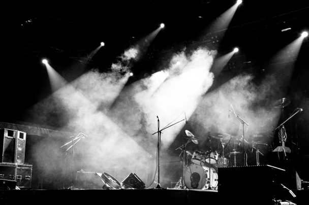 Bühne im Licht - schwarz-weiß - Foto, Bild