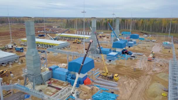 Gazprom benzin pompalama istasyonunun inşaatı. Rusya 'nın kuzeyi. - Video, Çekim