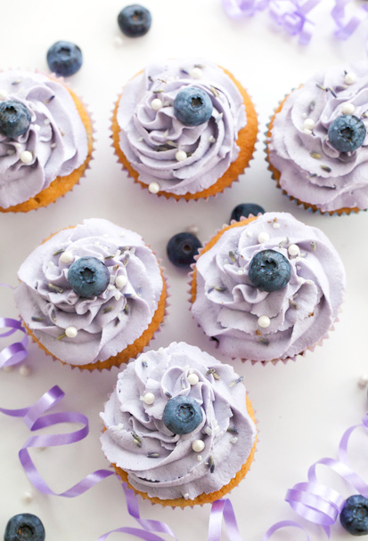 Cupcakes aus Blaubeeren und Lavendel - Foto, Bild