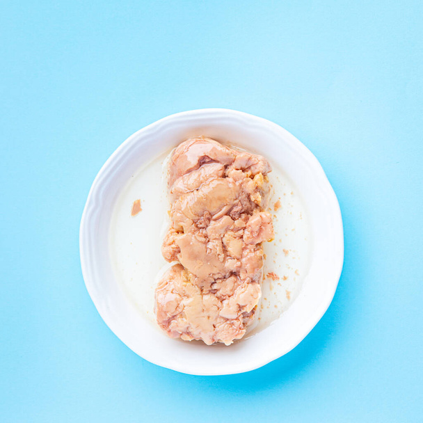 Morue foie fruits de mer poisson gras oméga-3 repas collation sur la table copier espace nourriture fond  - Photo, image