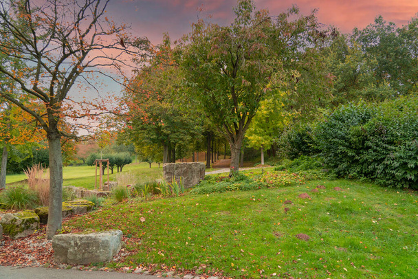 Park in Vellmar, Germany, called Ahnepark, in autumn - Фото, изображение