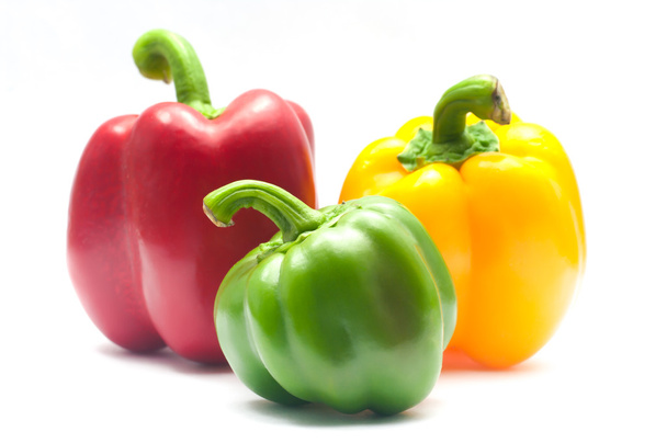 čerstvé žluté, červené a zelené papriky  - Fotografie, Obrázek