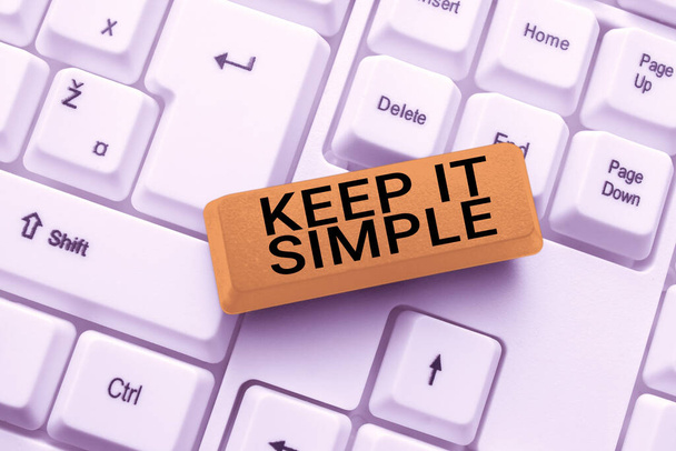 Konzeptionelle Bildunterschrift: Keep It Simple. Business-Schaufenster fragen etwas leicht zu verstehen, nicht zu viel ins Detail gehen Abstract Fixierung Internet-Problem, Aufrechterhaltung der Online-Verbindung - Foto, Bild