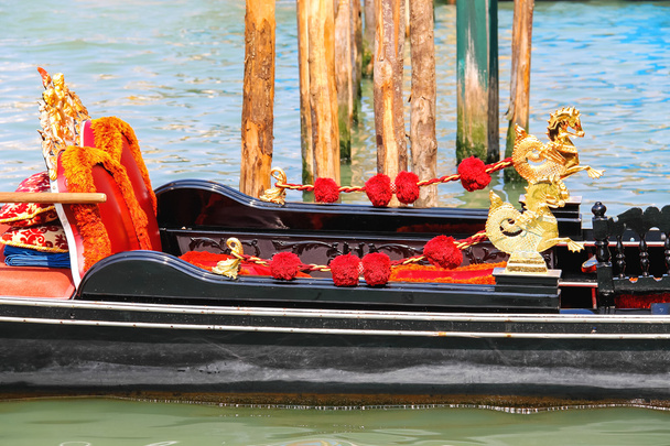 gondole na grand canal kotviště v Benátkách, Itálie  - Fotografie, Obrázek