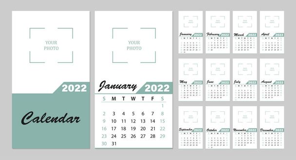 Un sencillo diseño mensual de pared vertical del calendario fotográfico para 2022 en inglés. Cubiertas de calendario, plantillas para 12 meses. La semana comienza el domingo. Ilustración vectorial - Vector, imagen