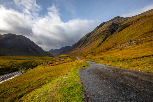 A picturesque viewpoint in the Glencoe area of the Scottish Highlands, in the UK. - Foto, afbeelding