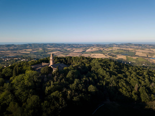 An aerial view of the sanctuary of Beato Sante in Mombaroccio on the hills of Pesaro Marche, Italy - Foto, immagini