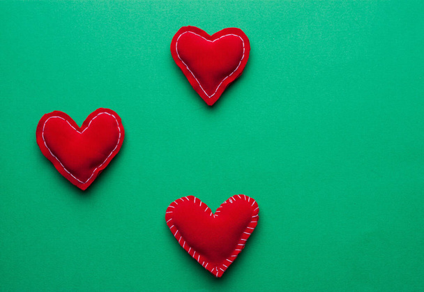 gift Valentines day decoration Green background holiday - Foto, imagen