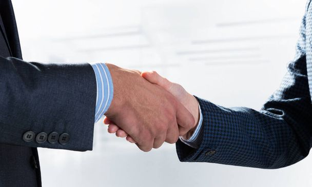 Close-up of the handshake of businessmen. - Foto, afbeelding